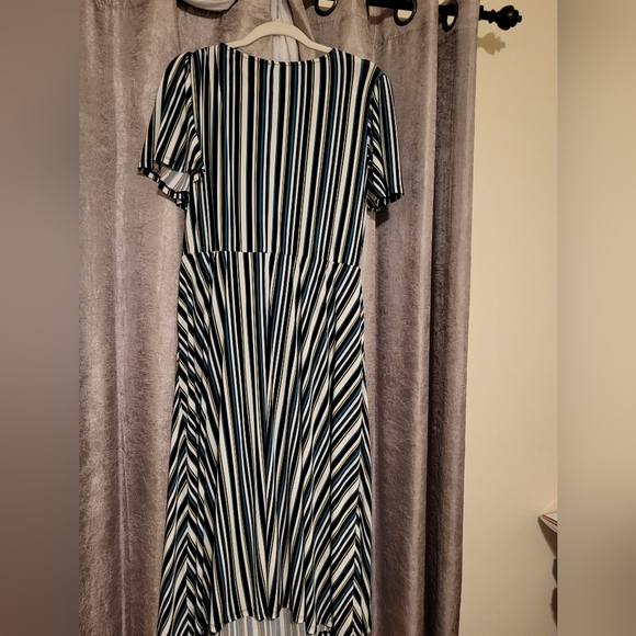 Torrid Size 2 dress with waist tie and flutter sleeves - Picture 3 of 7